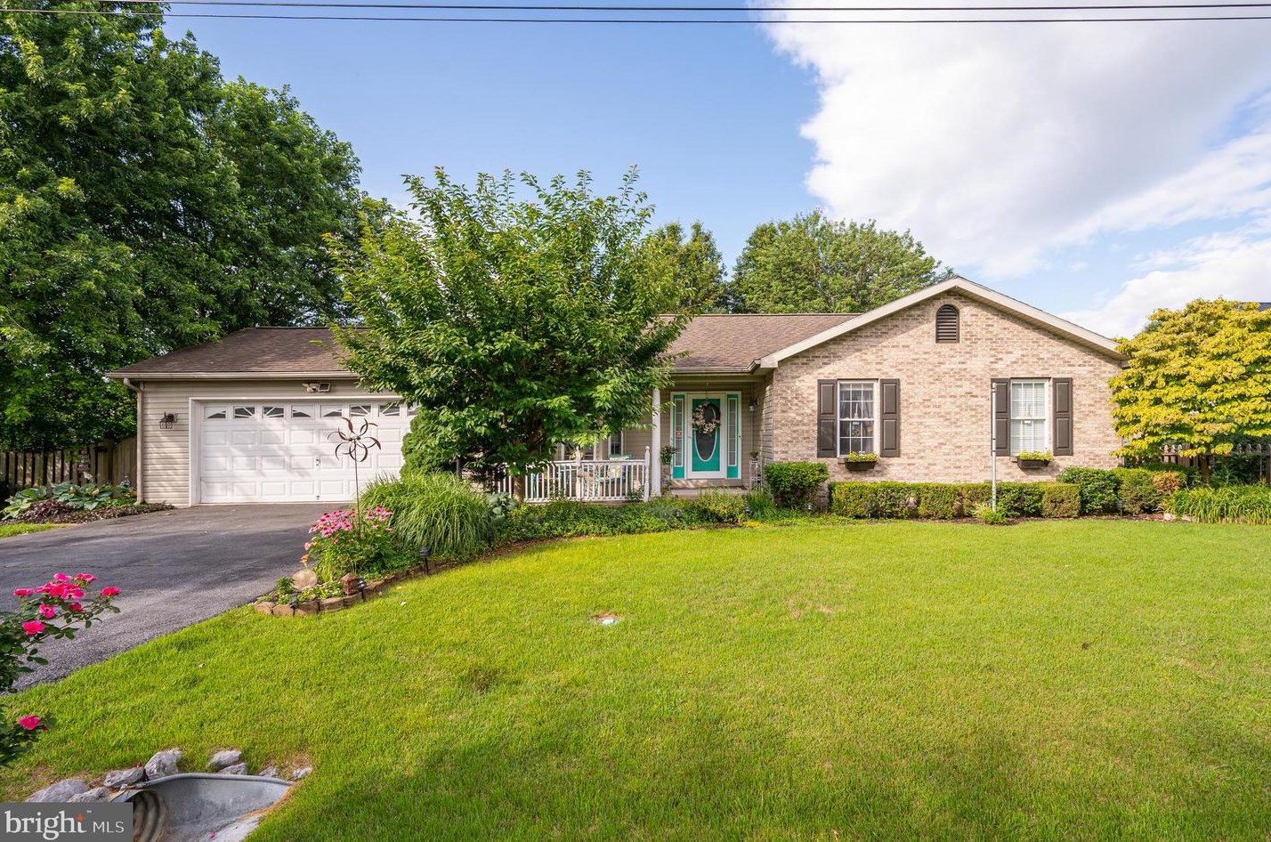 47 Brickmason Dr, Inwood, WV 25428-3025