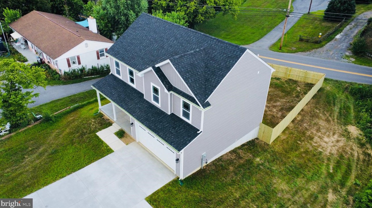 2093 Charles Town Rd, Martinsburg, WV 25405-5518
