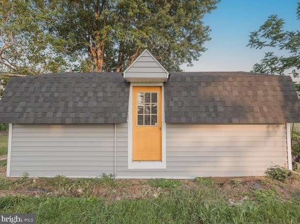 3962 Golf Course Rd, Martinsburg WV 25405-5640 exterior