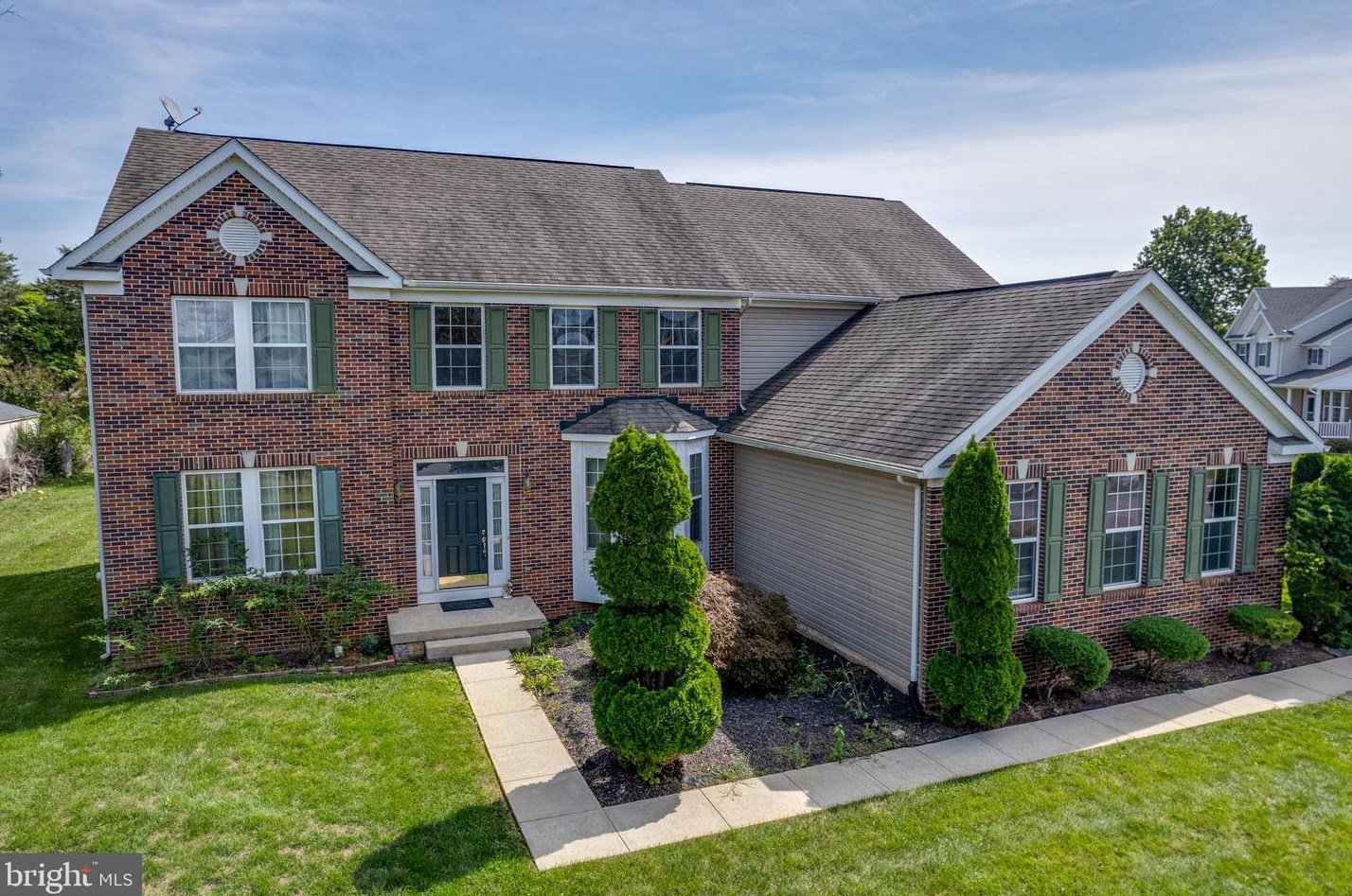 15 Conewago Ct, Falling Waters, WV 25419