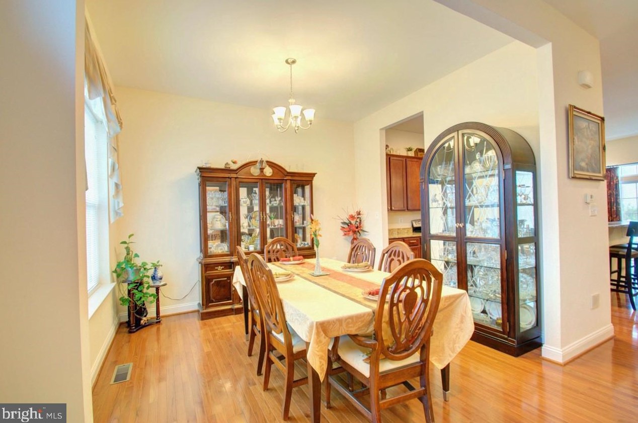 55 Nailsworth St, Martinsburg, WV 25405-1101