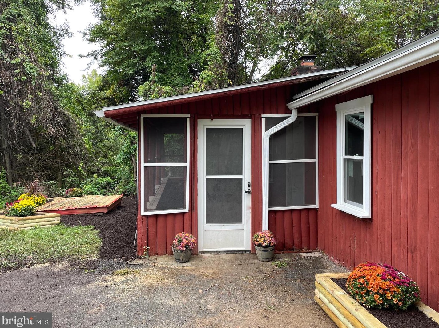 207 Raging River Rd, Falling Waters, WV 25419