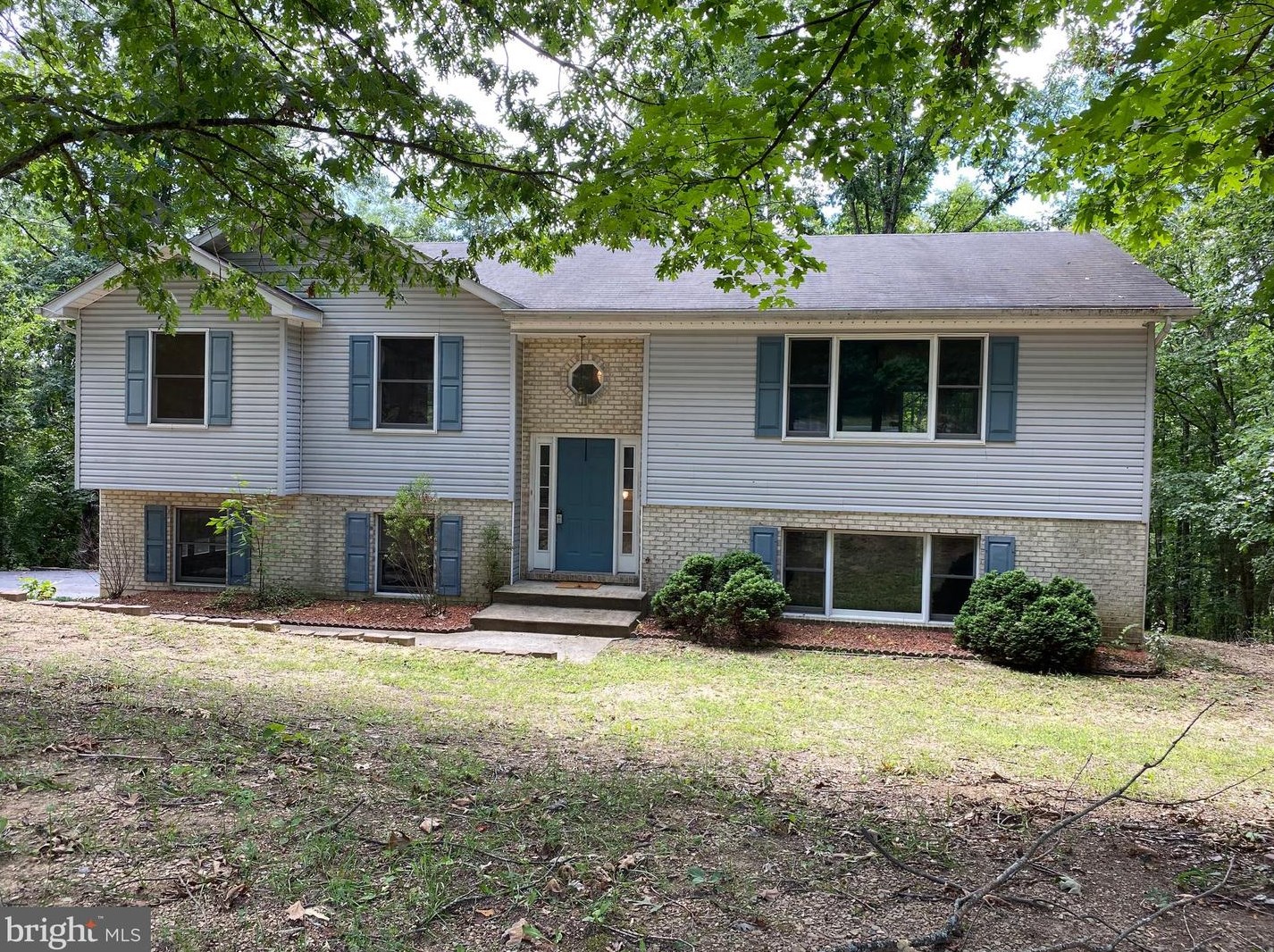 1322 Chantilly Ln, Inwood, WV 25428