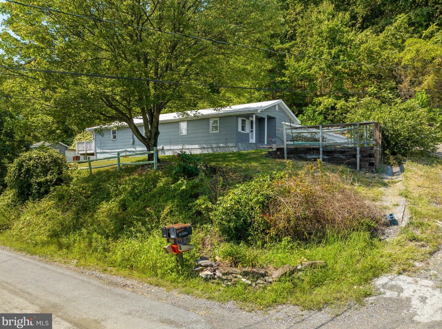 1229 Needmore Rd, Martinsburg, WV 25403-5363