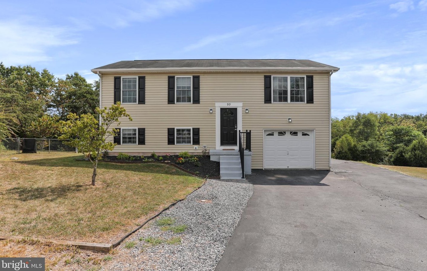 93 Gemini Ct, Martinsburg, WV 25404-5399