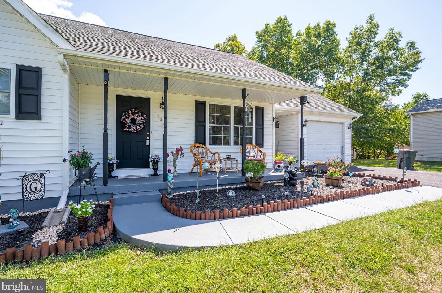 230 Freedom Ln, Martinsburg, WV 25405-6840