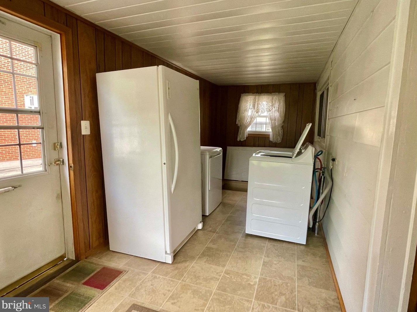 741 Winchester Ave, Martinsburg, WV 25401