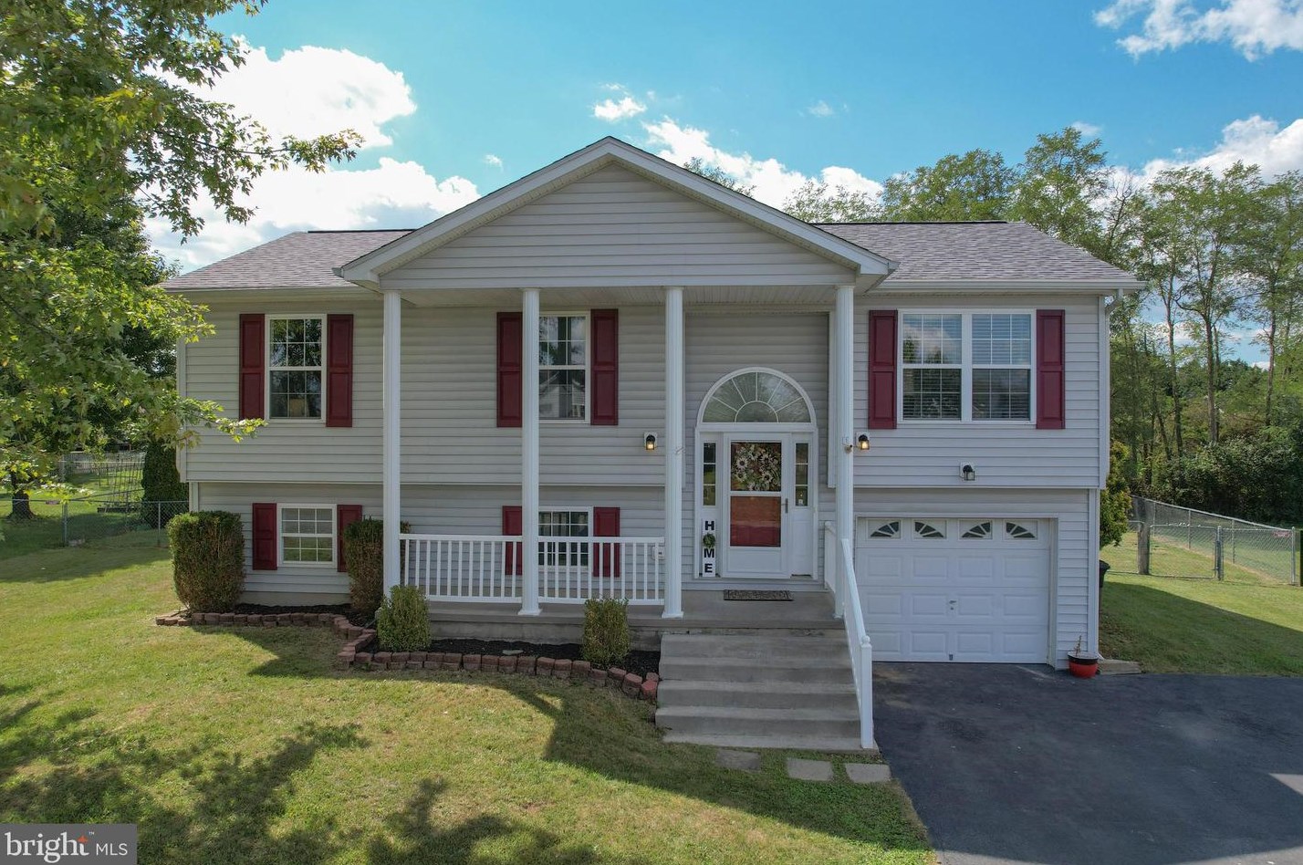 307 Thoreau Dr, Inwood, WV 25428-4342