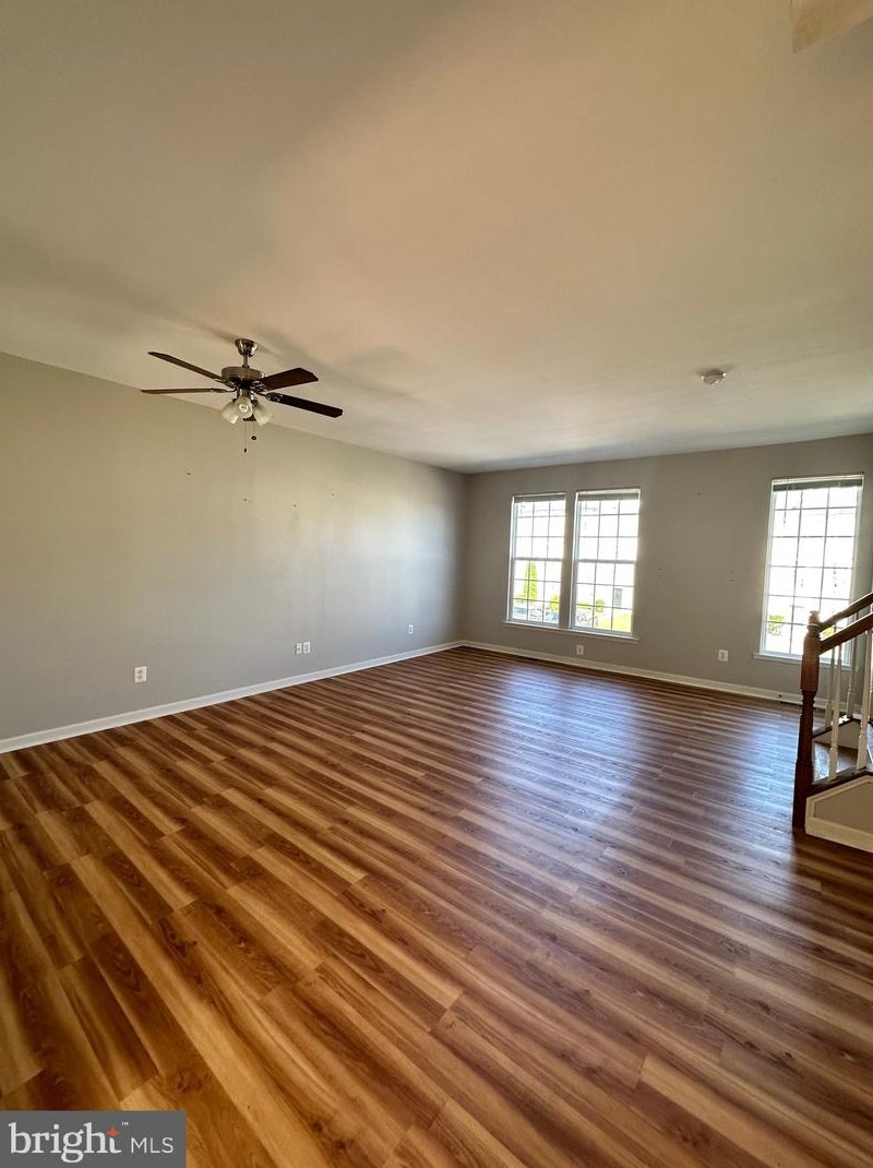 31 Globe St, Martinsburg, WV 25404-6559
