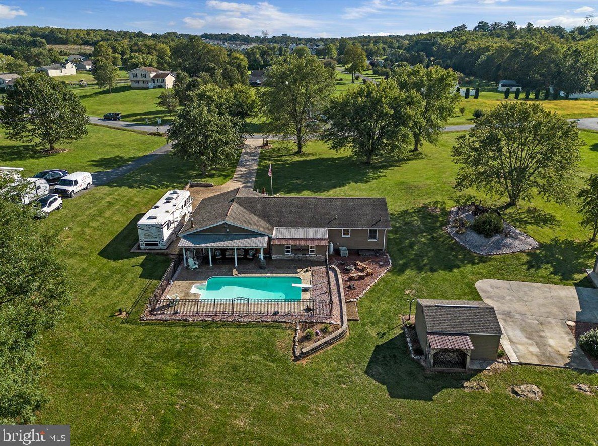 115 Canterbury Dr, Martinsburg, WV 25403-1970