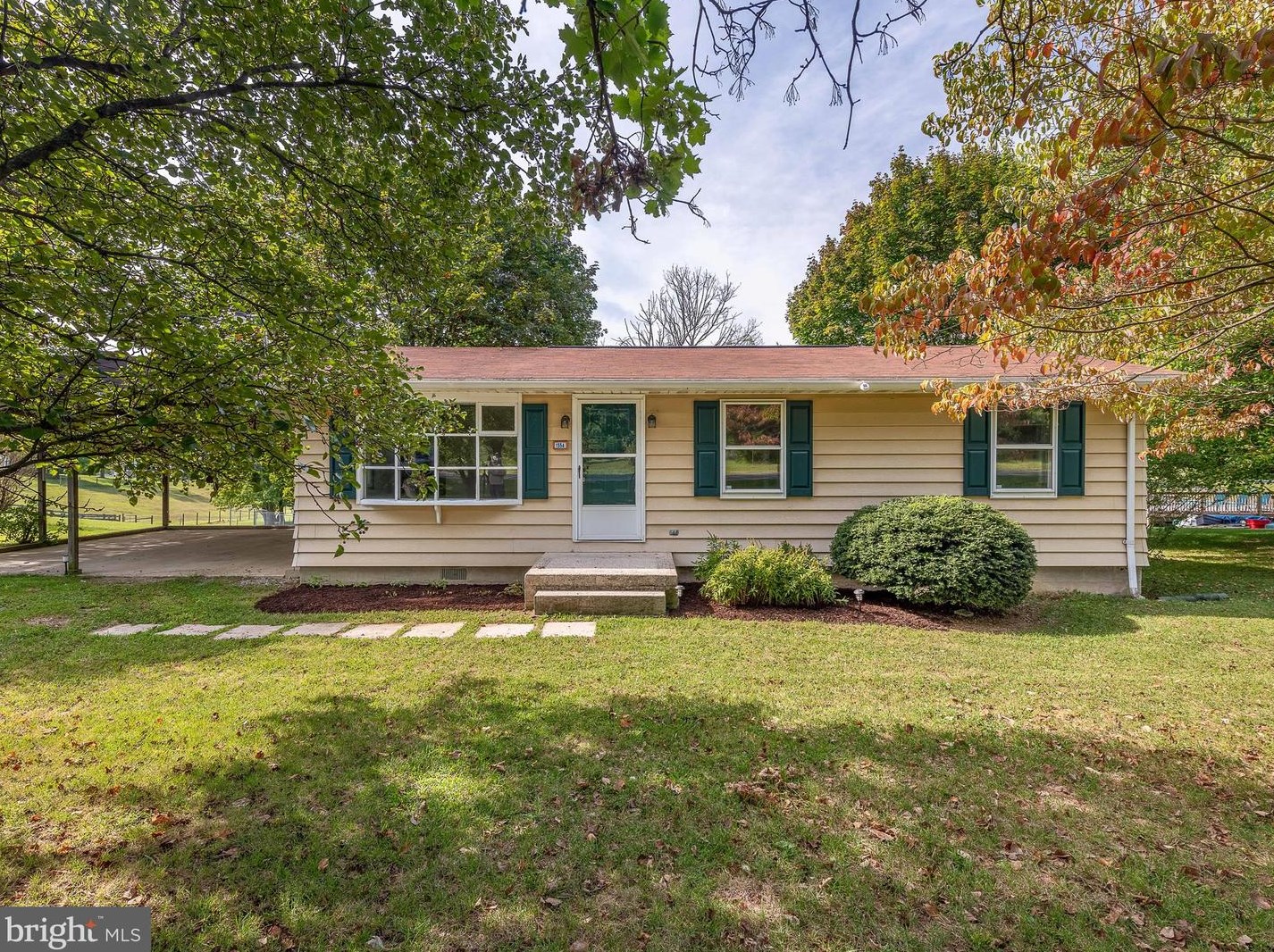1554 Nadenbousch Ln, Inwood, WV 25428