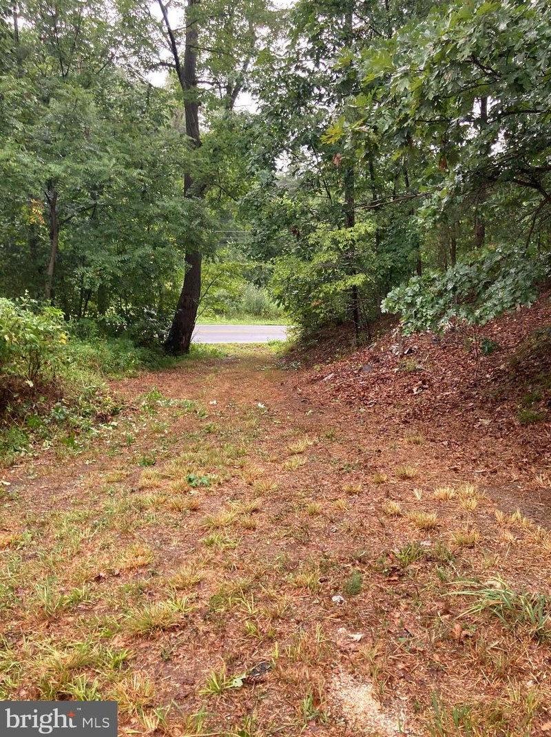 674 Cherry Run Rd, Hedgesville, WV 25427