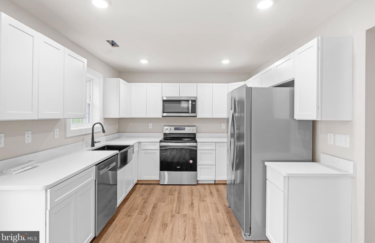 1054 Eagle School Rd, Martinsburg, WV 25404-0614