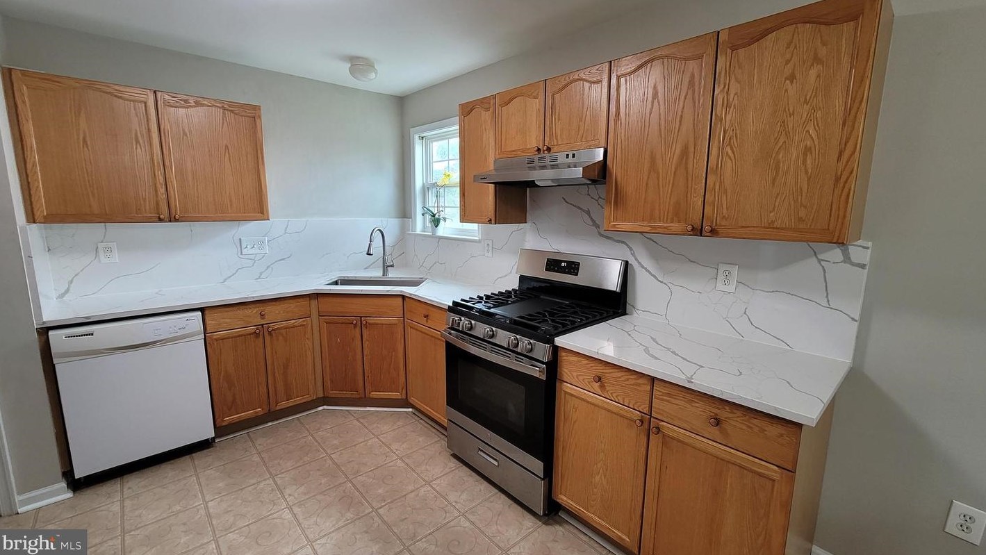 111 Charlotte Ct, Martinsburg, WV 25405-6393