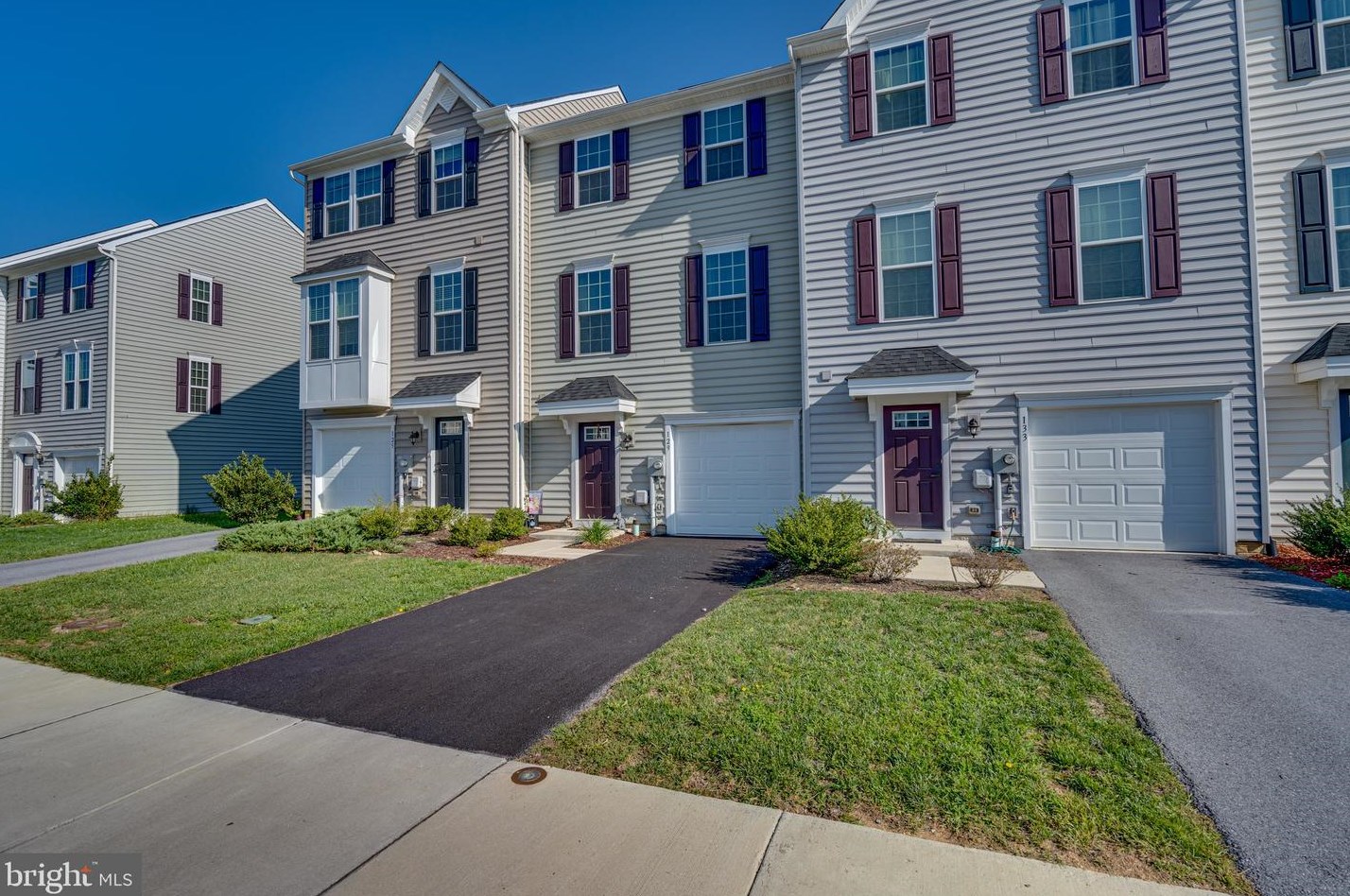 129 Montreal Way, Falling Waters, WV 25419