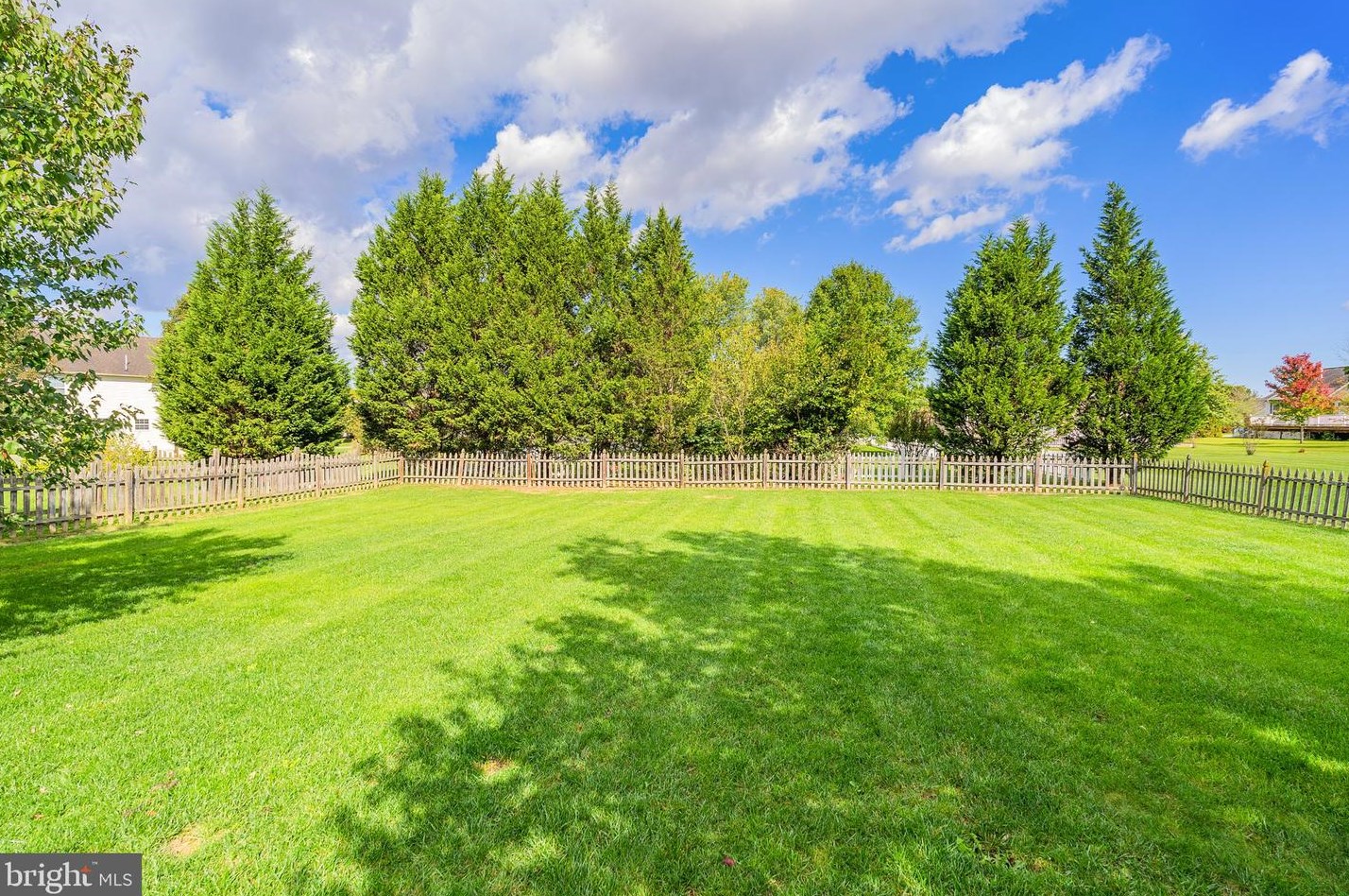 207 Caledonia Dr, Martinsburg WV  25405-5743 exterior