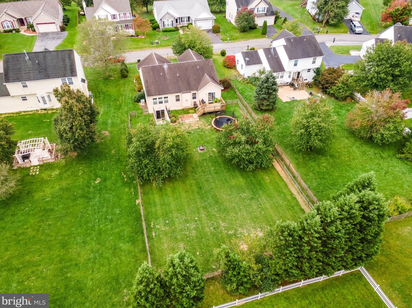 207 Caledonia Dr, Martinsburg WV  25405-5743 exterior