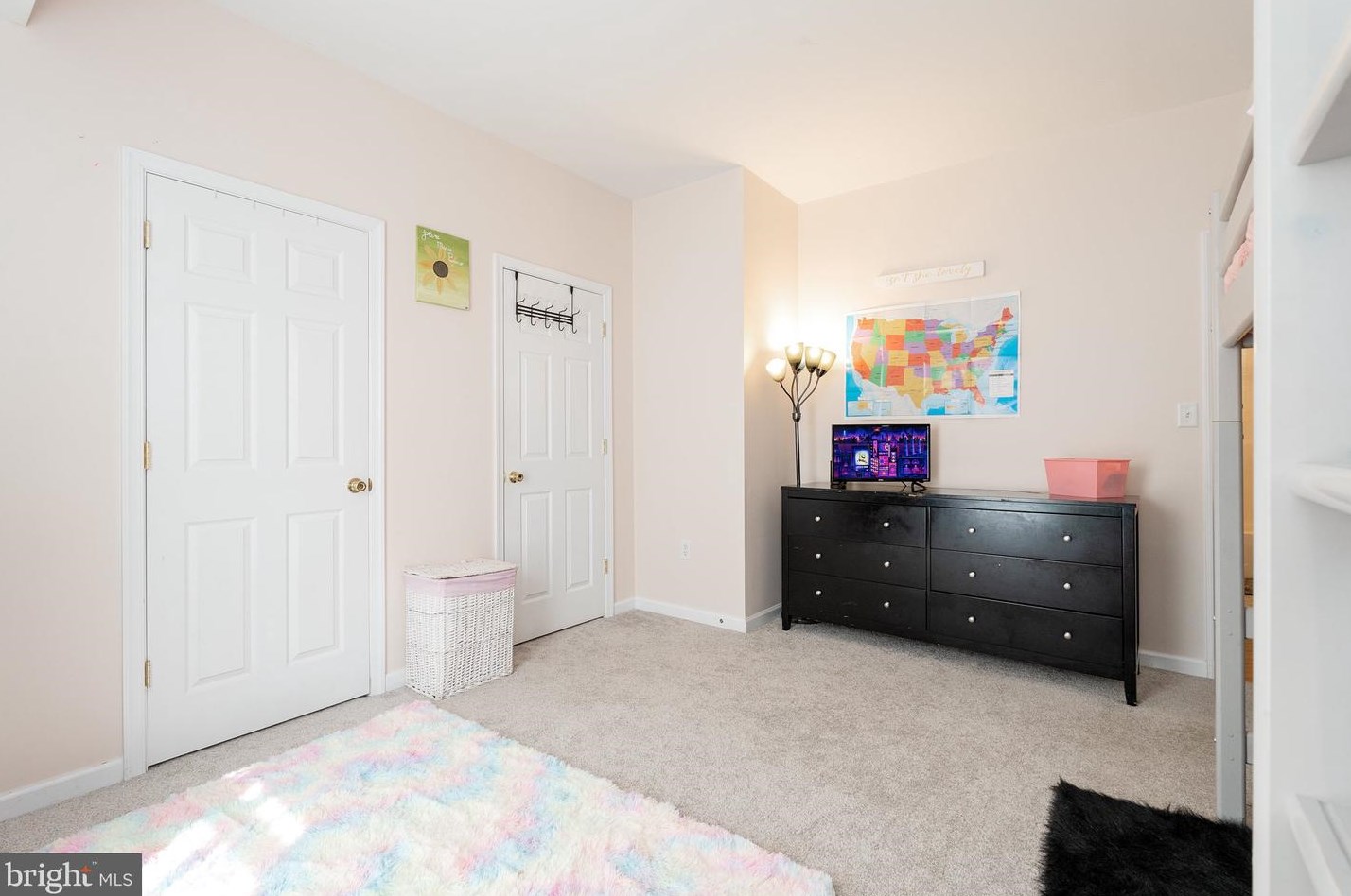 207 Caledonia Dr, Martinsburg WV  25405-5743 exterior