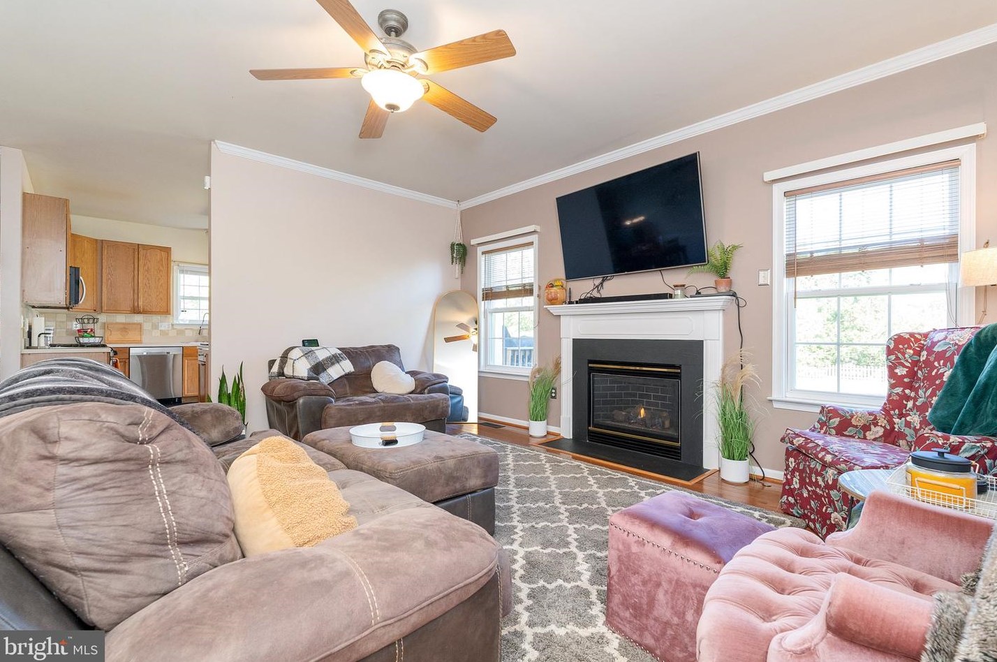 207 Caledonia Dr, Martinsburg WV  25405-5743 exterior