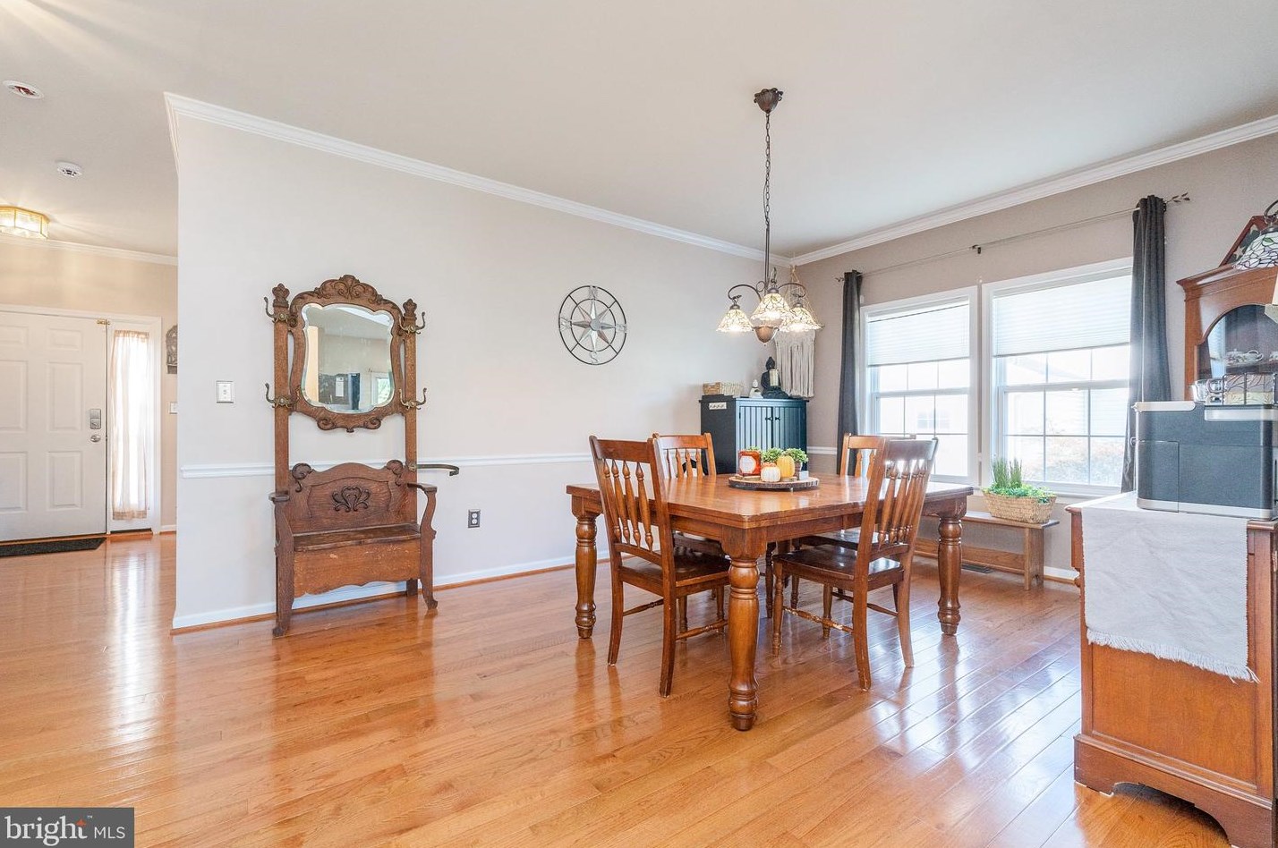 207 Caledonia Dr, Martinsburg WV  25405-5743 exterior