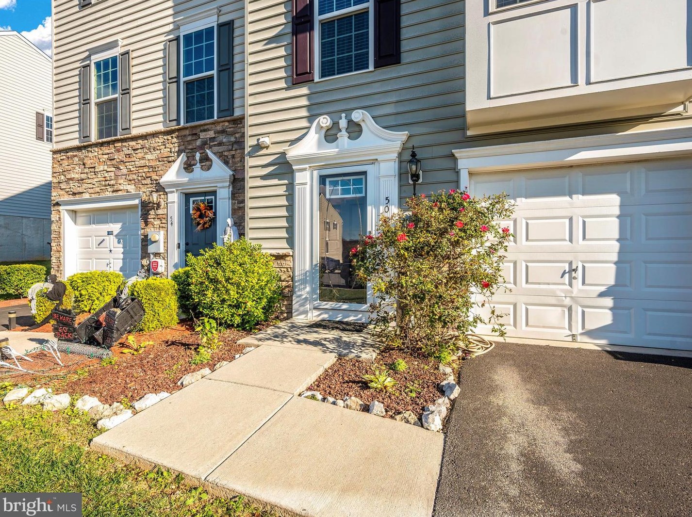 50 Norwood Dr, Falling Waters, WV 25419