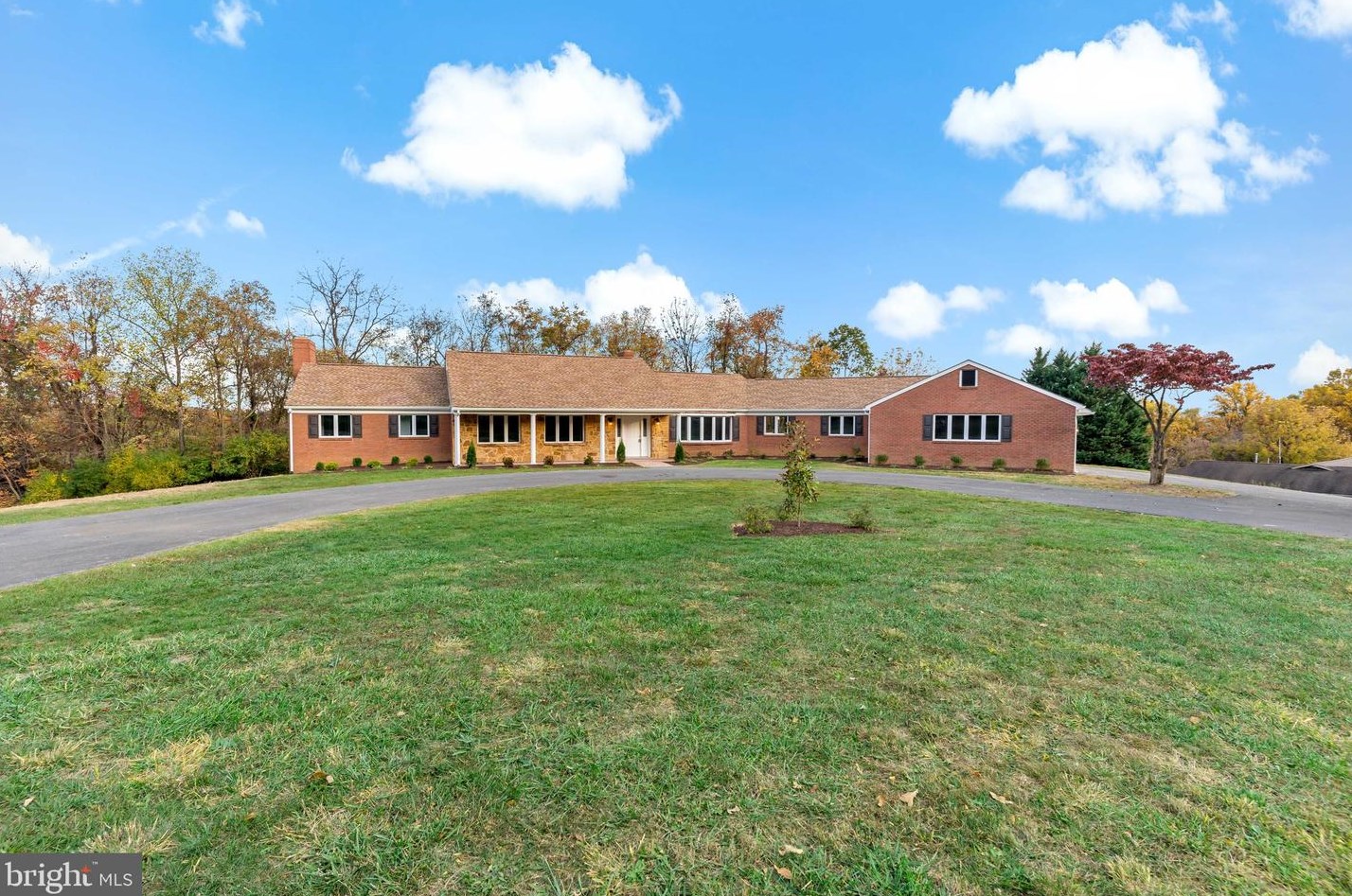 131 Castanea Dr, Martinsburg, WV 25403-1059