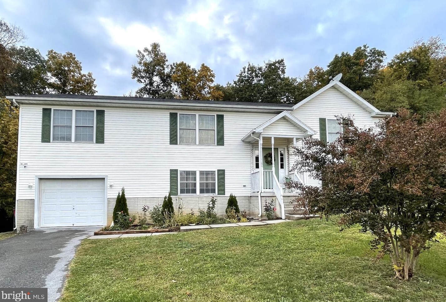 93 Burdette Dr, Martinsburg, WV 25404-7359