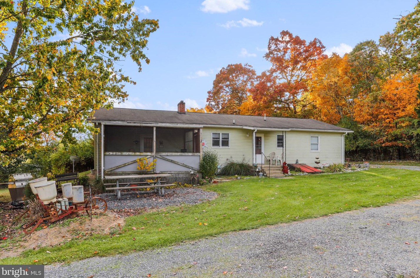 237 Snooks Ln, Martinsburg, WV 25405-6874