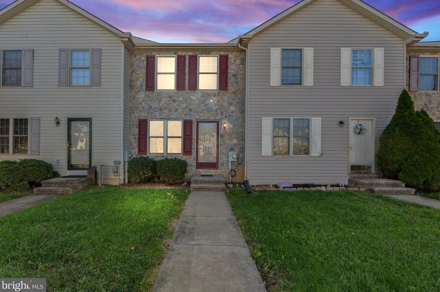 13 Jonathan Ct, Inwood, WV 25428