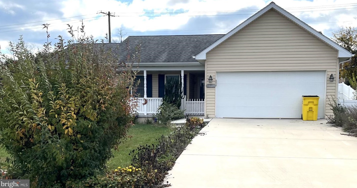 472 Ives St, Martinsburg, WV 25405-3611