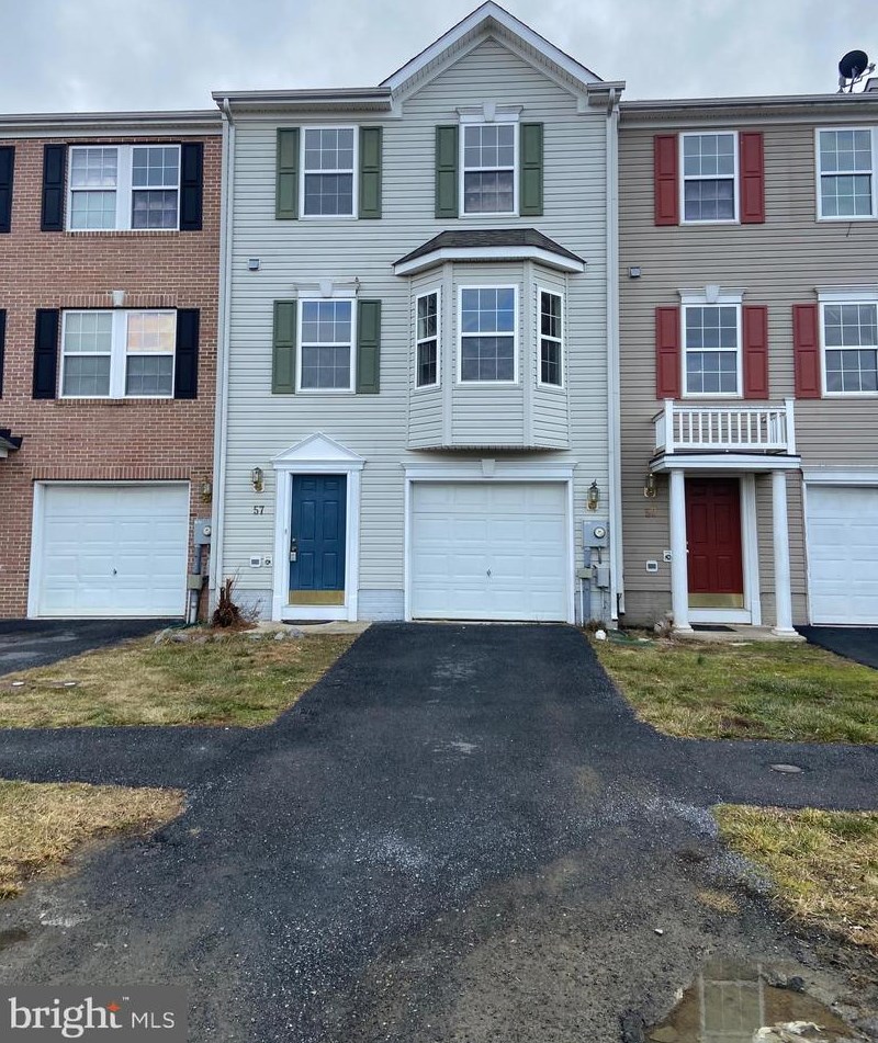 57 Brentwood St, Martinsburg, WV 25404