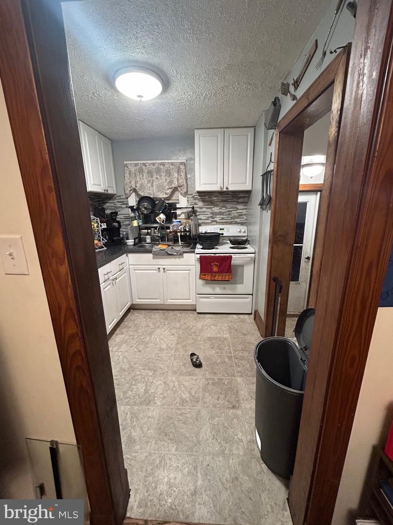 220 John St, Martinsburg WV  25401-4217 exterior