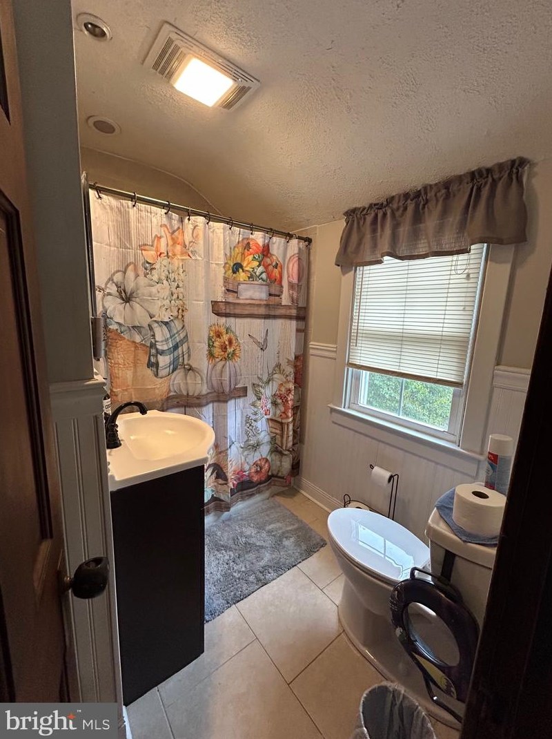 220 John St, Martinsburg WV  25401-4217 exterior