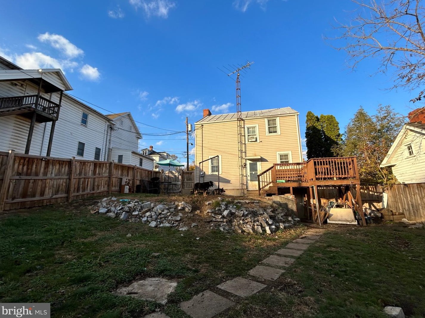 220 John St, Martinsburg WV  25401-4217 exterior