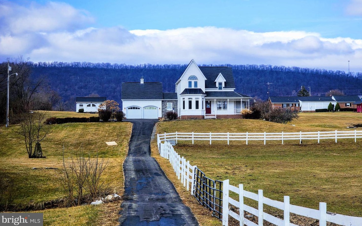 195 Reunion Corner Rd, Gerrardstown, WV 25420