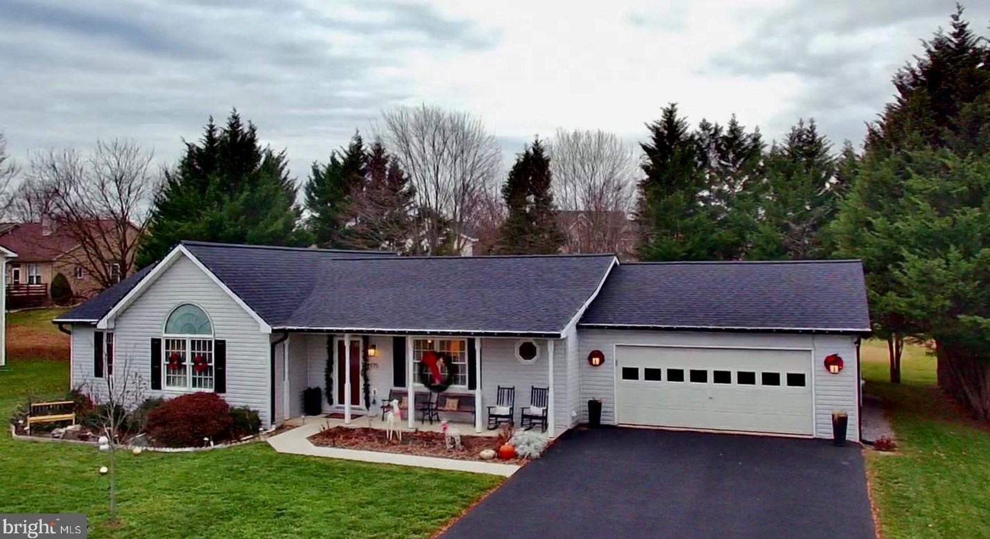 175 Yale Ln, Falling Waters, WV 25419