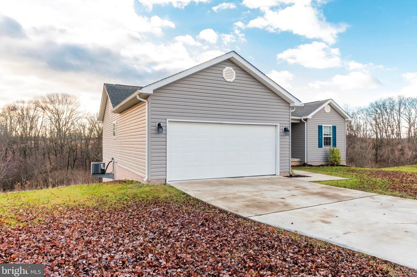 26 Vonette Dr, Martinsburg, WV 25405