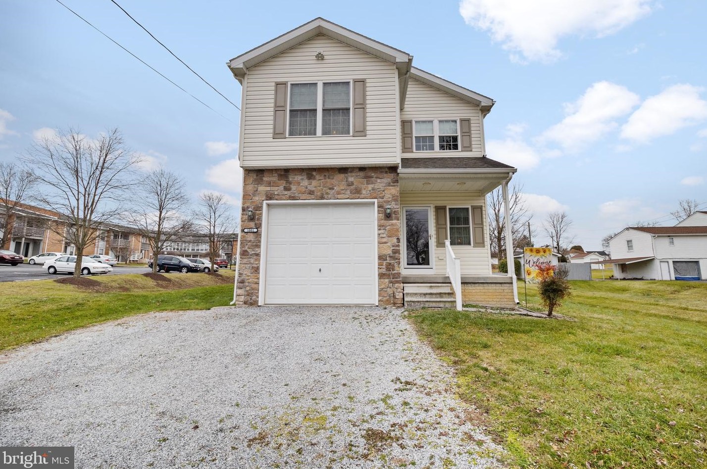 1001 N High St, Martinsburg, WV 25404