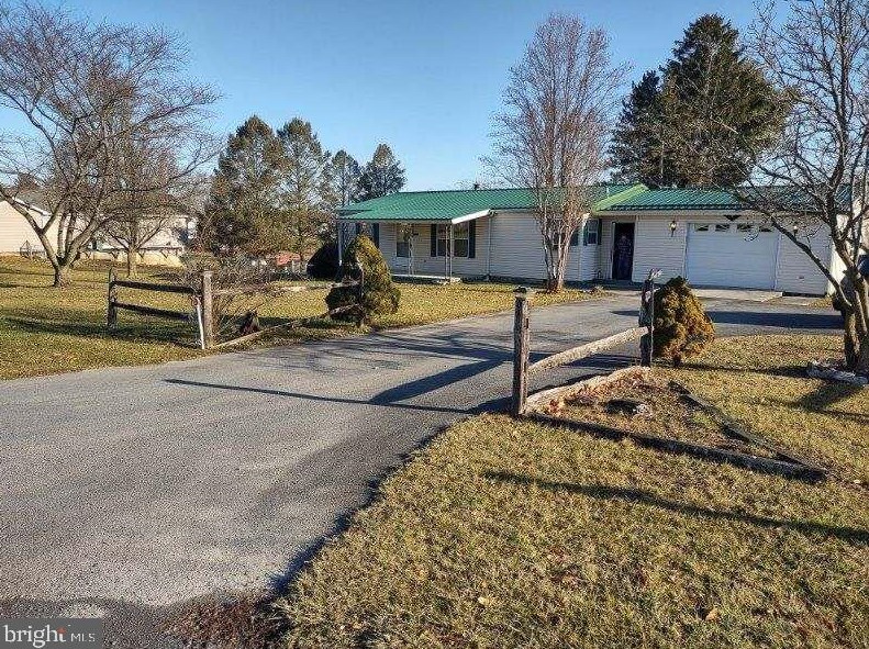 115 Judy Dr, Falling Waters, WV 25419