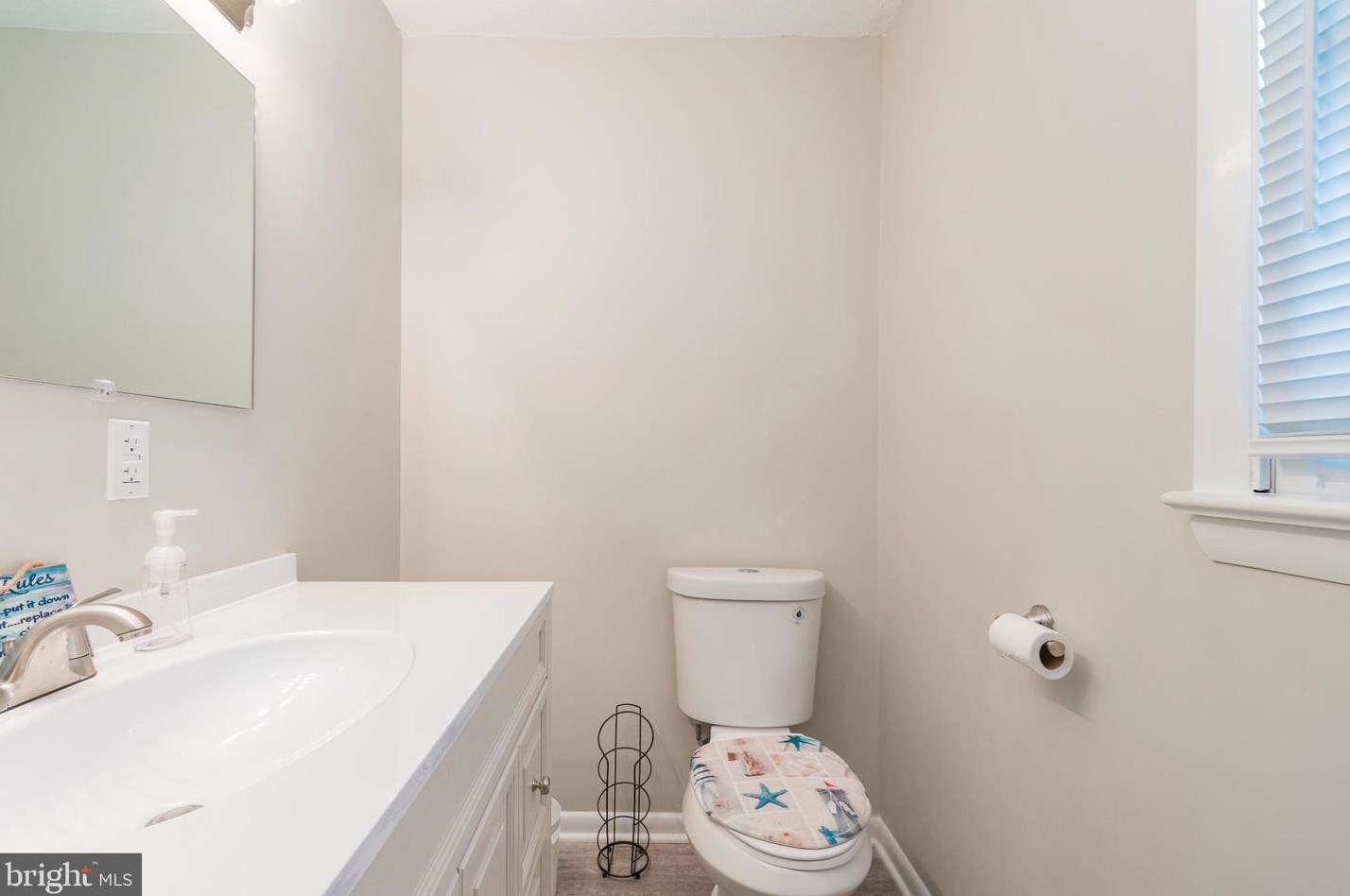 108 Rosewood Dr, Martinsburg WV  25401-2840 exterior