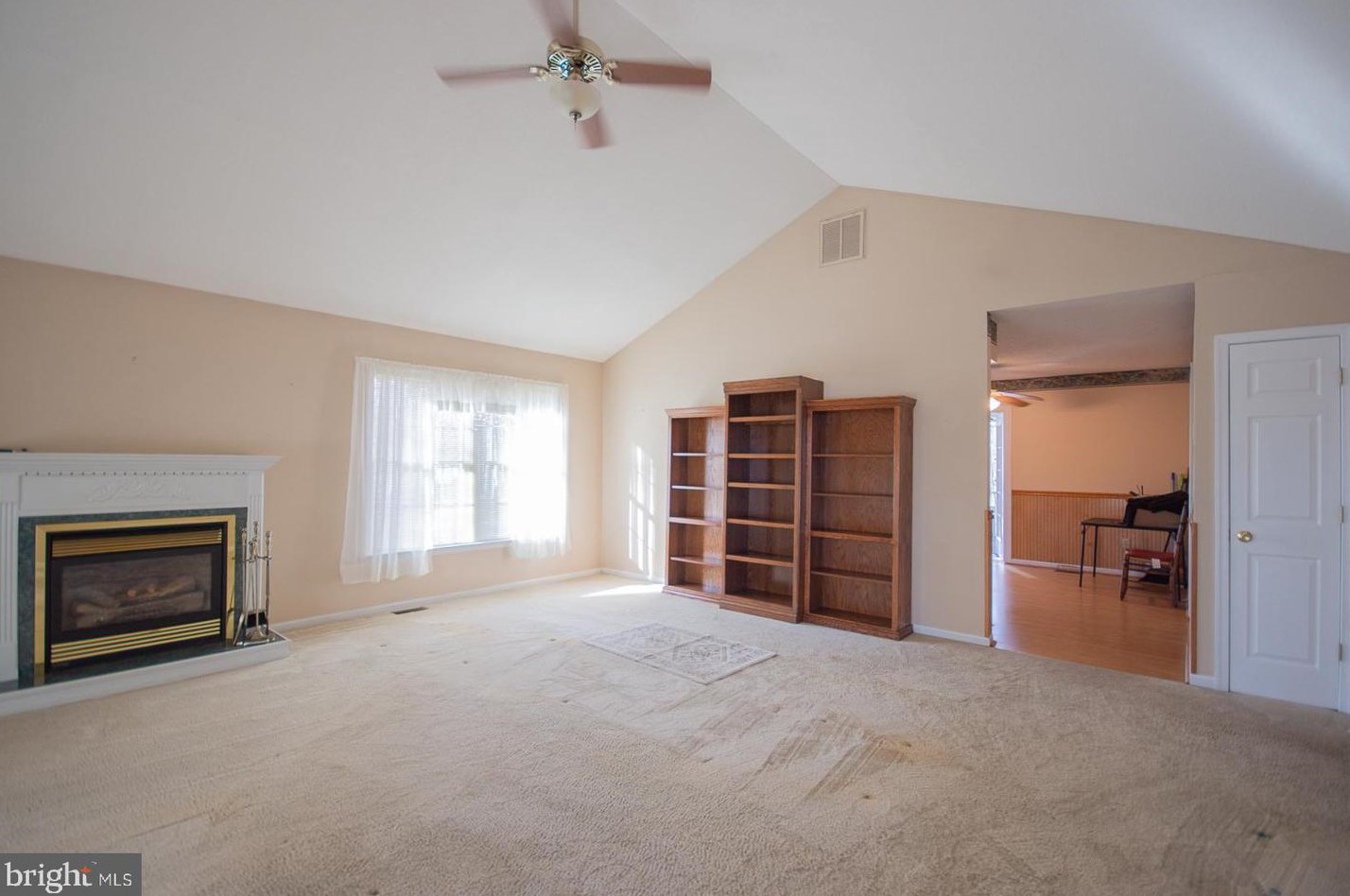271 Poets Ln, Inwood, WV 25428