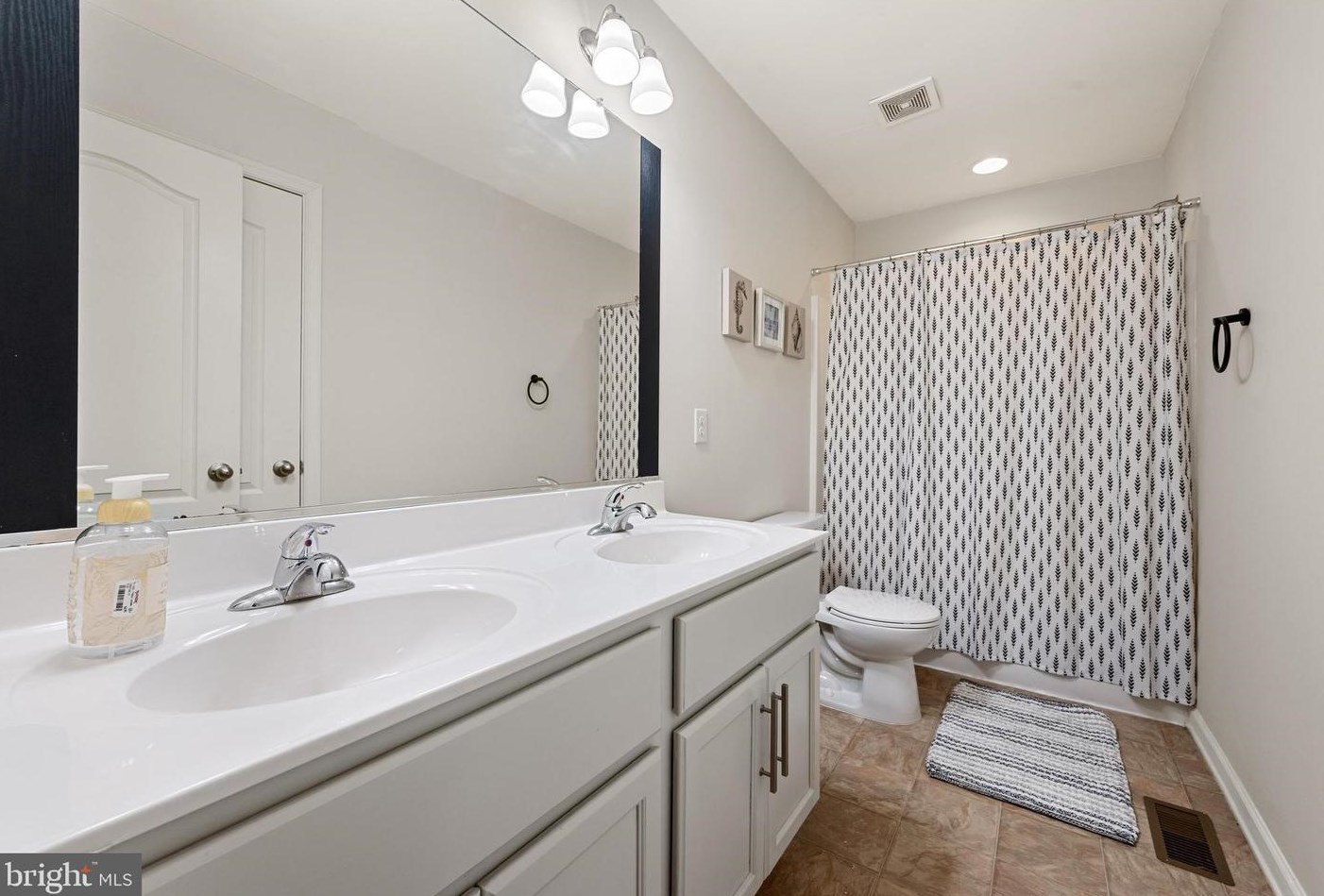 283 Ticonderoga Dr, Martinsburg WV 25430 exterior