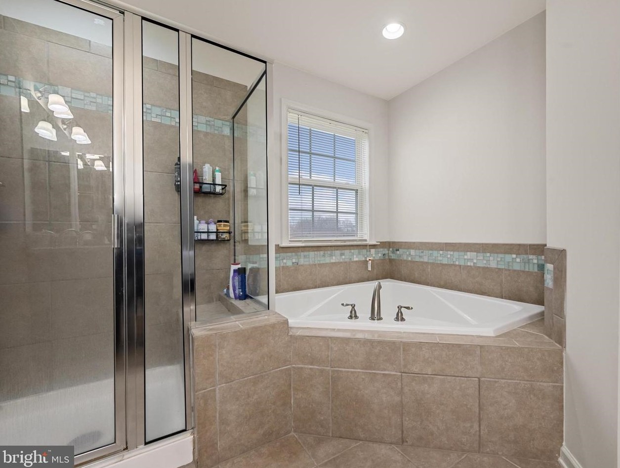 283 Ticonderoga Dr, Martinsburg WV 25430 exterior