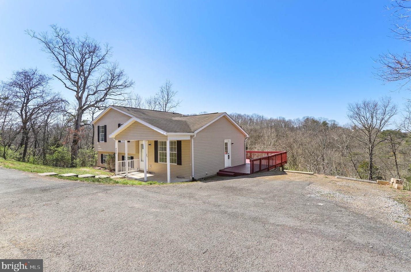 498 Crestview Dr, Martinsburg WV  25405-6705 exterior
