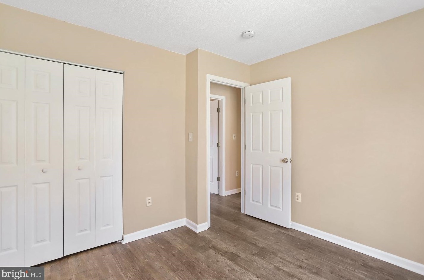 498 Crestview Dr, Martinsburg WV  25405-6705 exterior