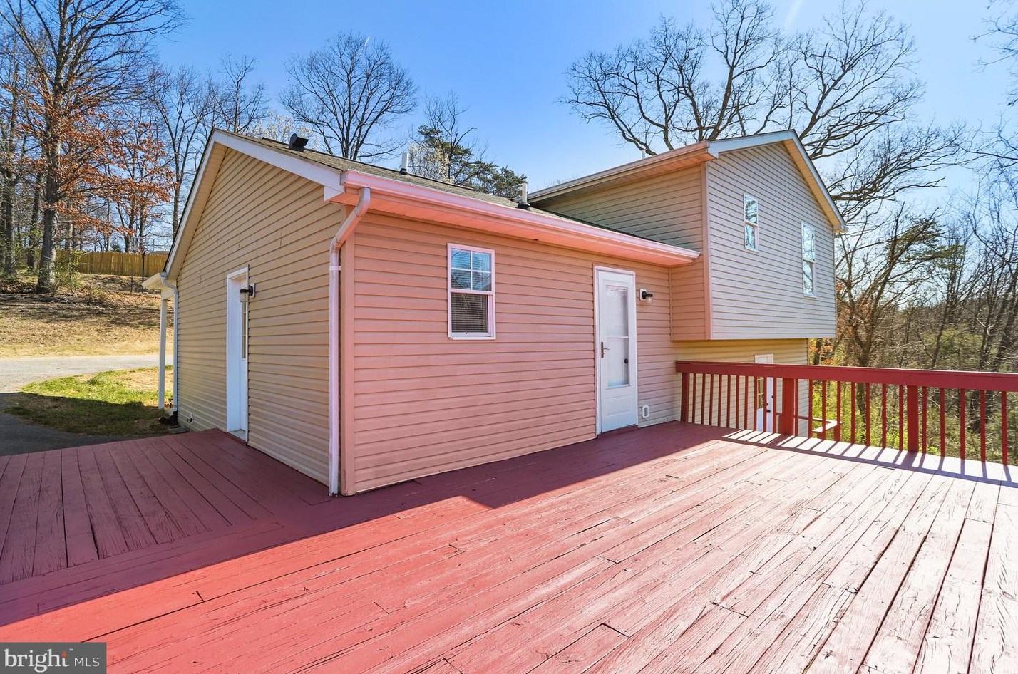 498 Crestview Dr, Martinsburg WV  25405-6705 exterior