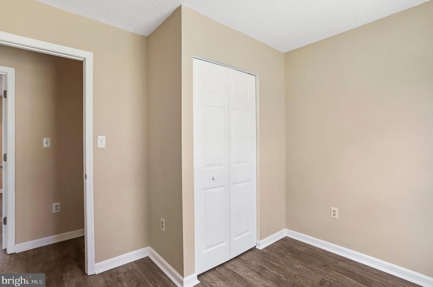 498 Crestview Dr, Martinsburg WV  25405-6705 exterior