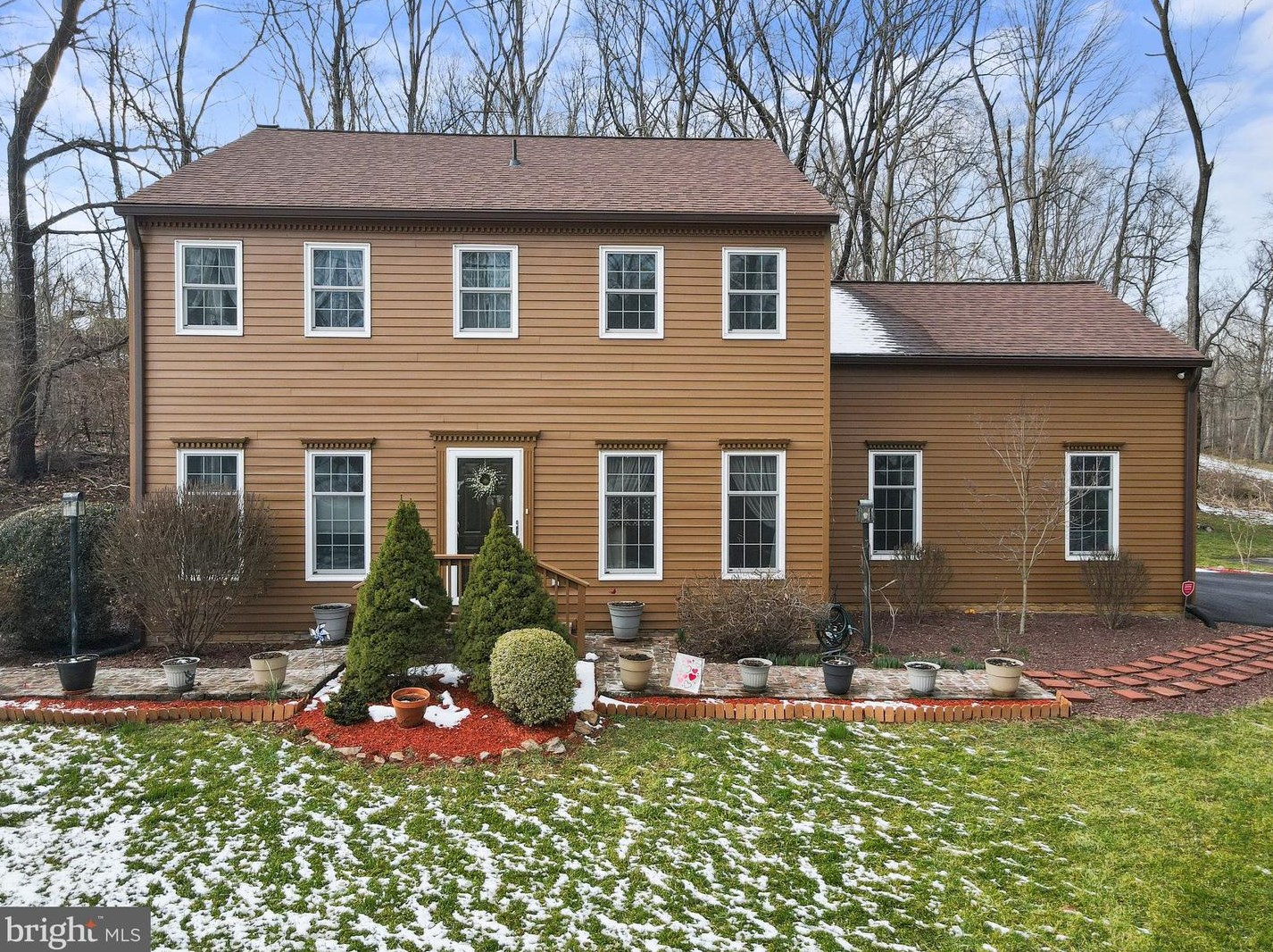 21 Petrie Ct, Falling Waters, WV 25419
