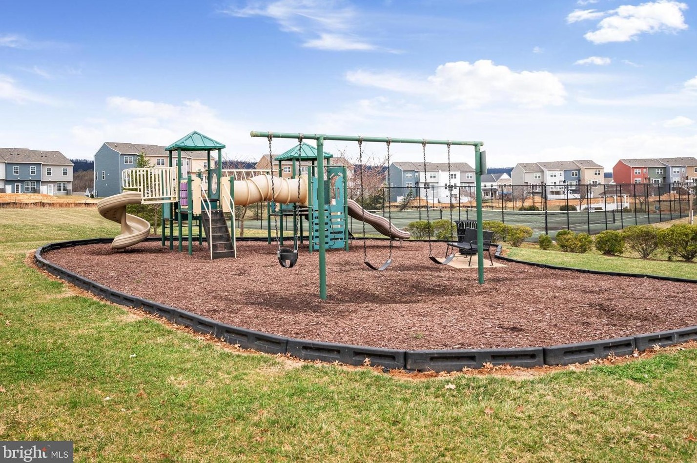 208 Station Ter, Martinsburg WV  25403-4006 exterior