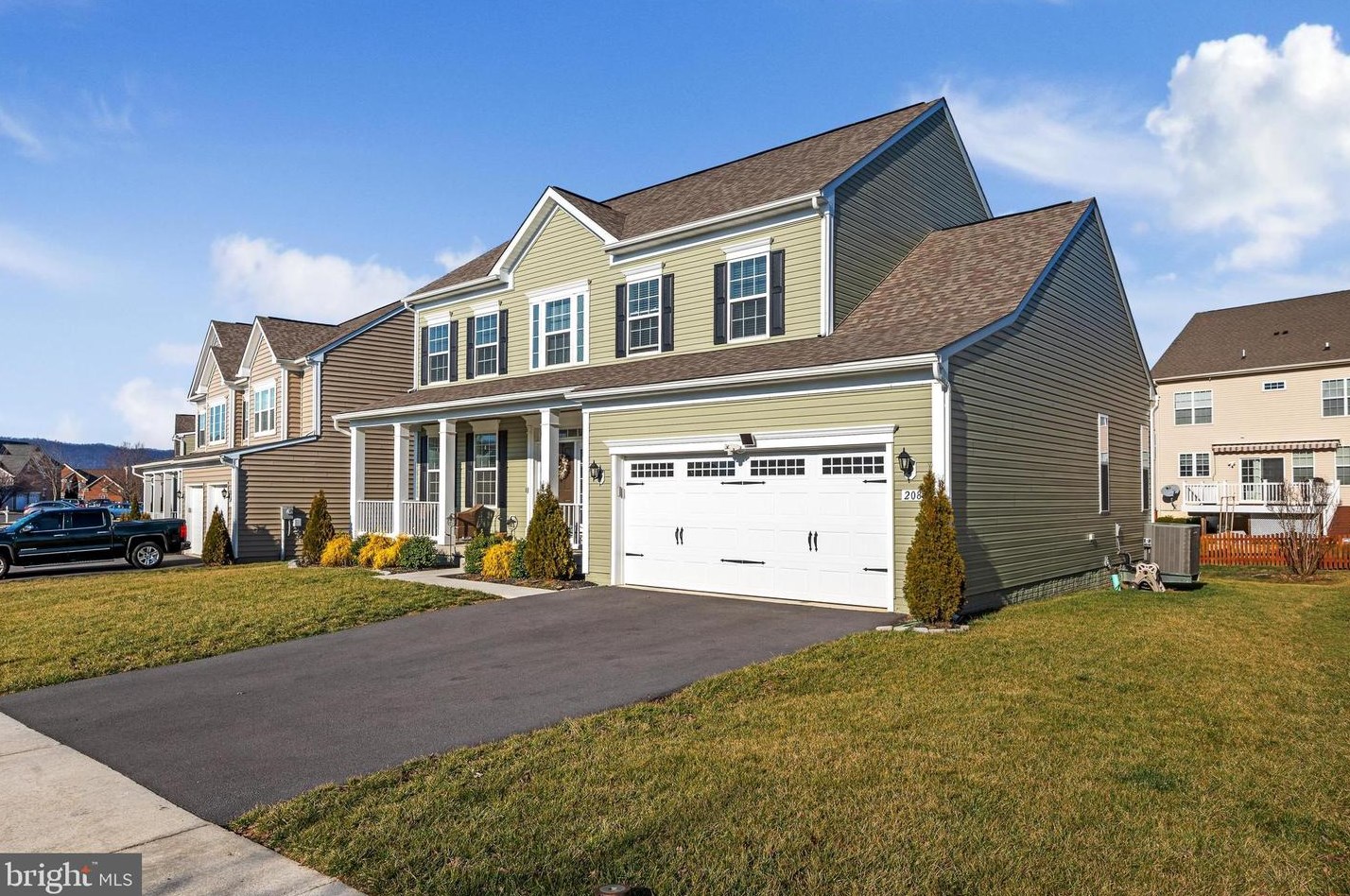 208 Station Ter, Martinsburg WV  25403-4006 exterior